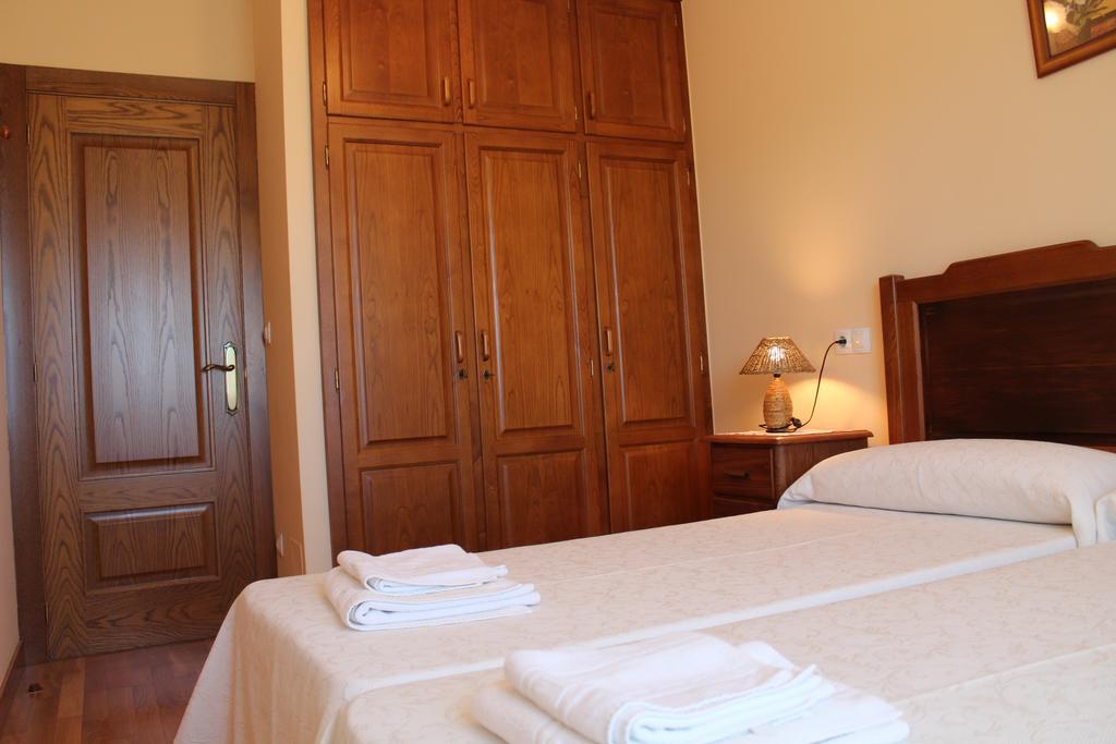 Apartamentos Casa Cerolleiro Castropol Bagian luar foto