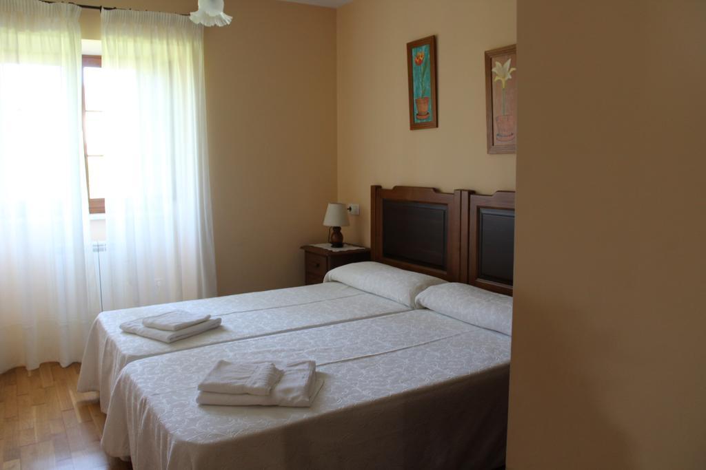 Apartamentos Casa Cerolleiro Castropol Bagian luar foto